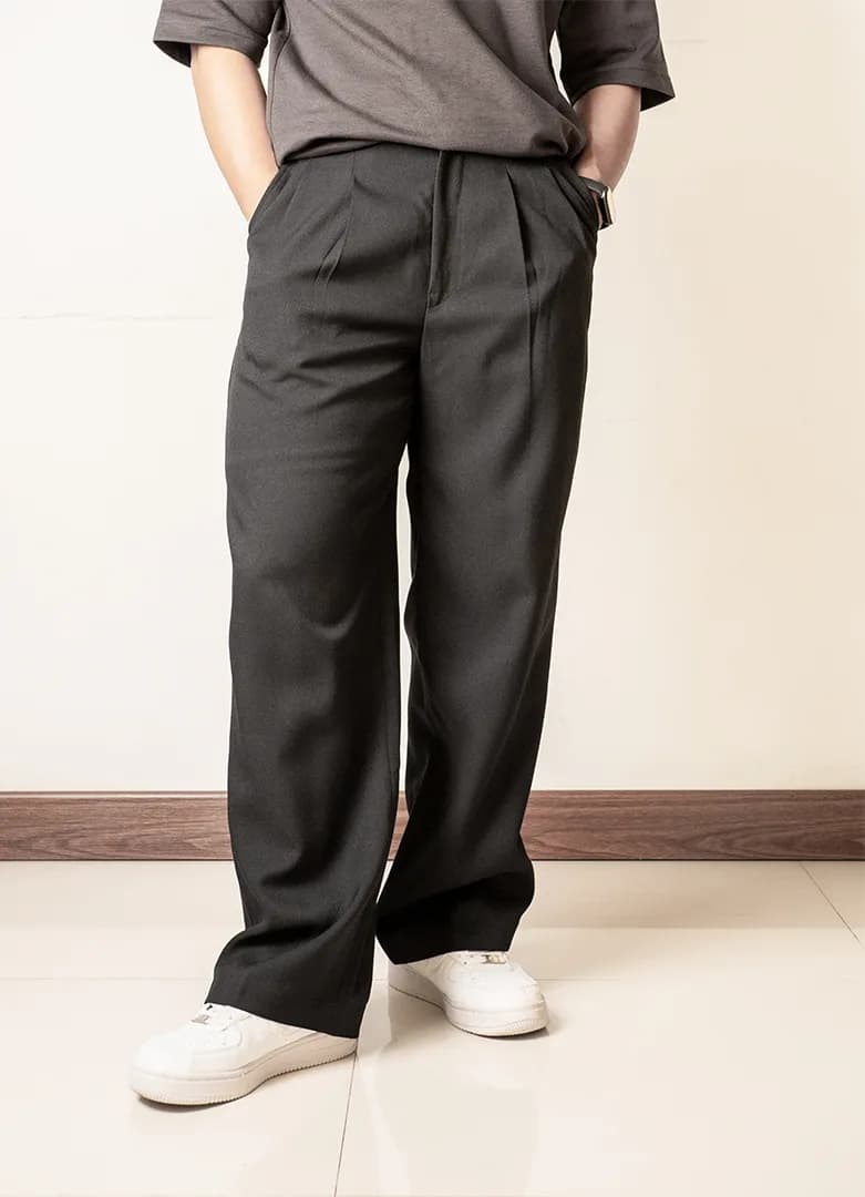 Celana panjang baggy GU Black
