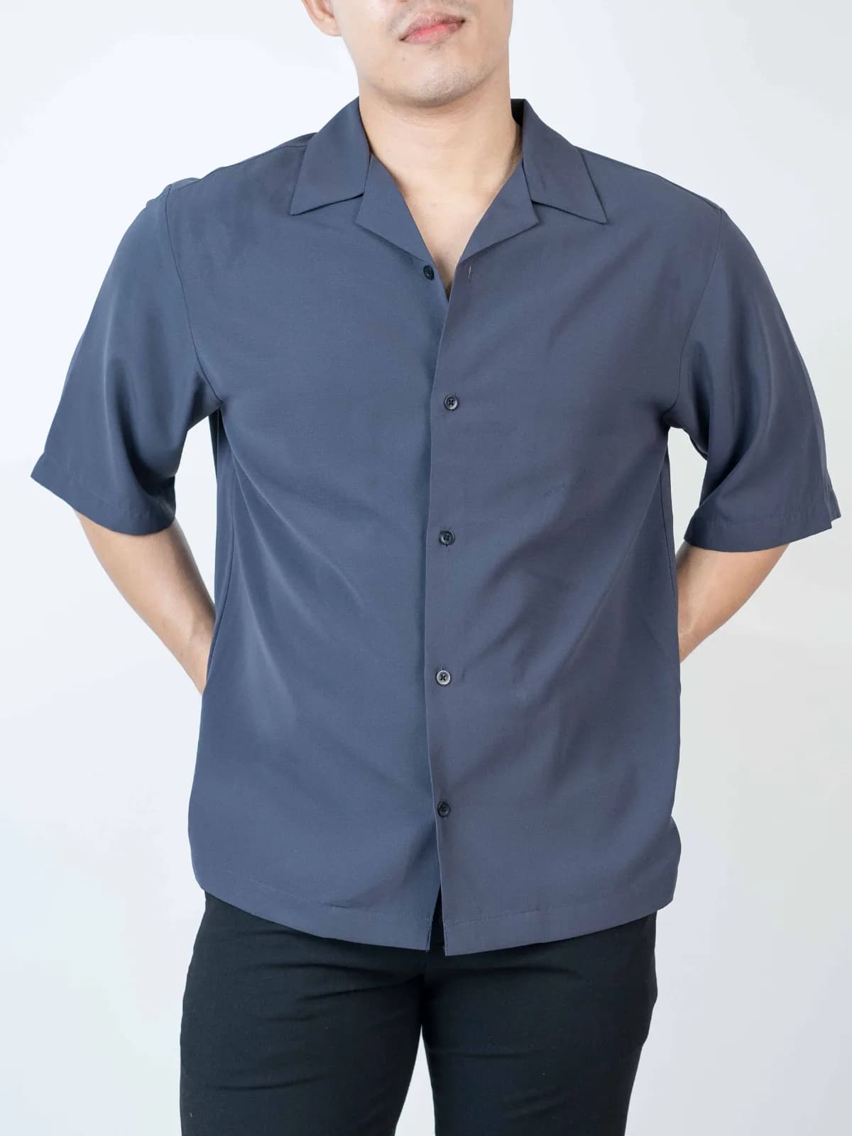 Kemeja lengan pendek GU open collar 1