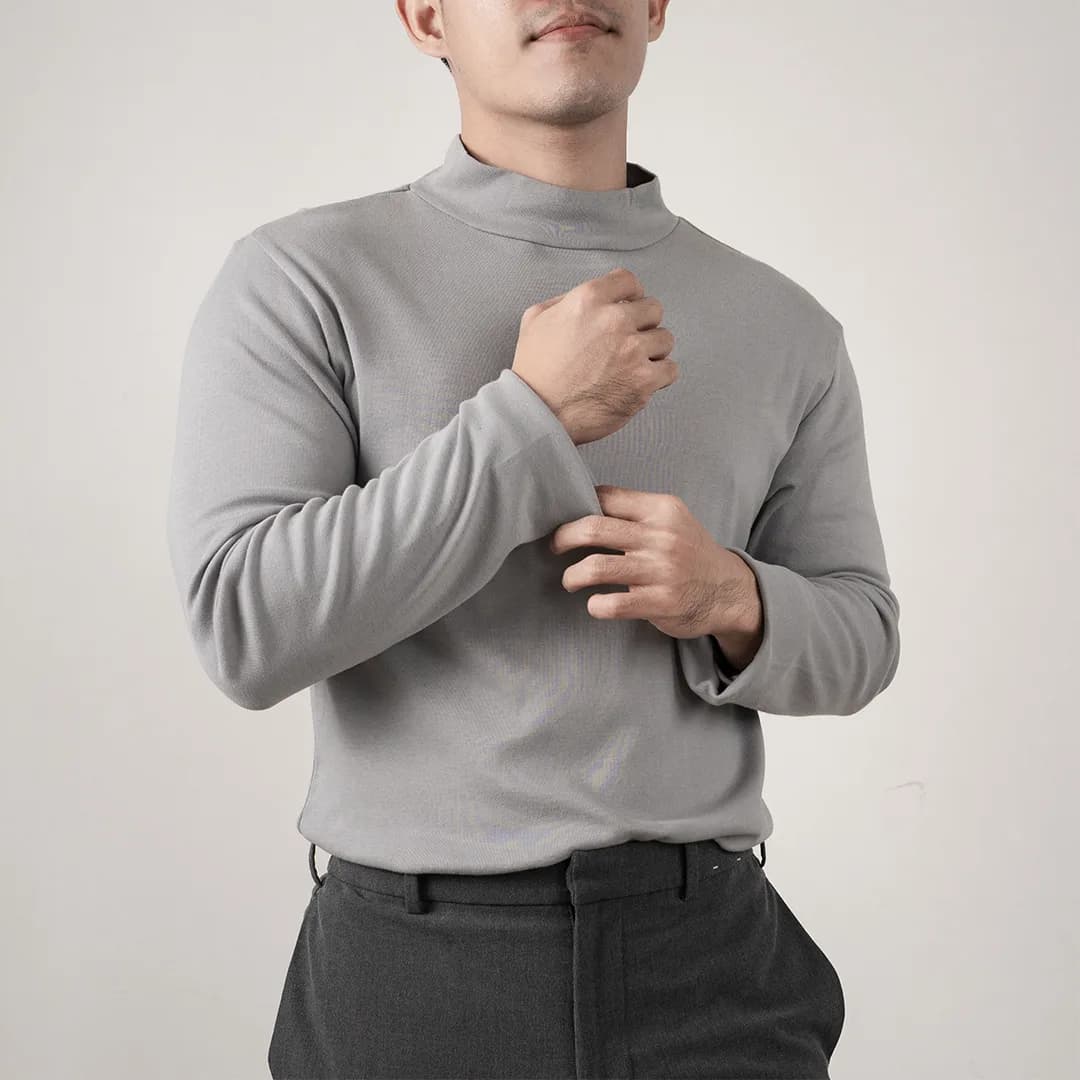 Kaos mockneck Uniqlo 1