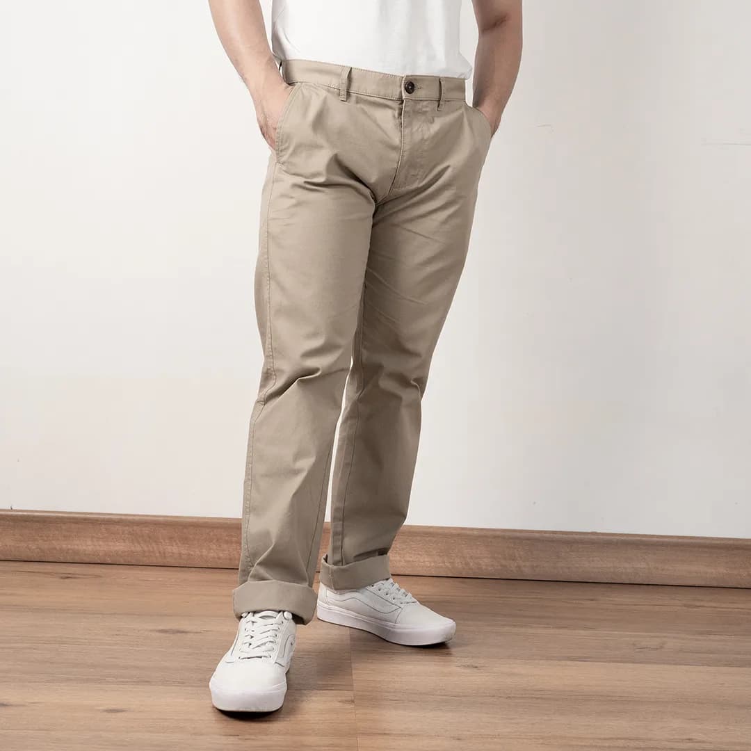 Celana panjang chinos Giordano