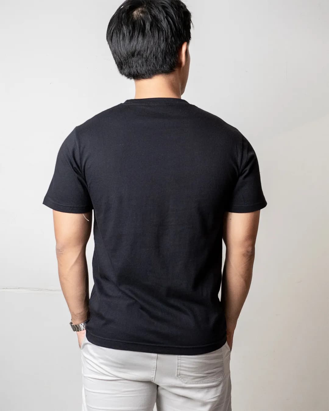 Kaos CMT Uniqlo Half Black 3