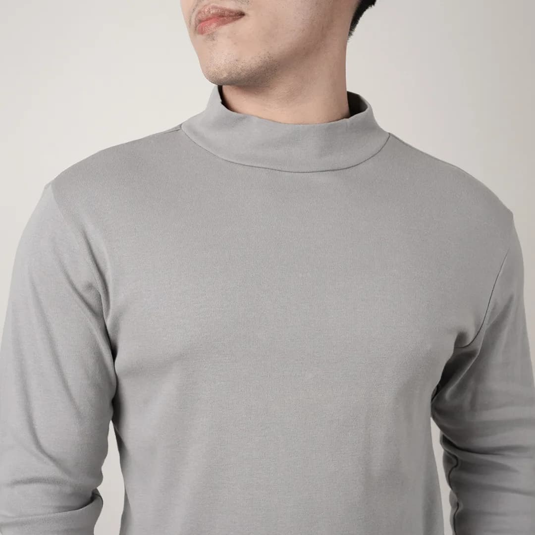 Kaos mockneck Uniqlo 2