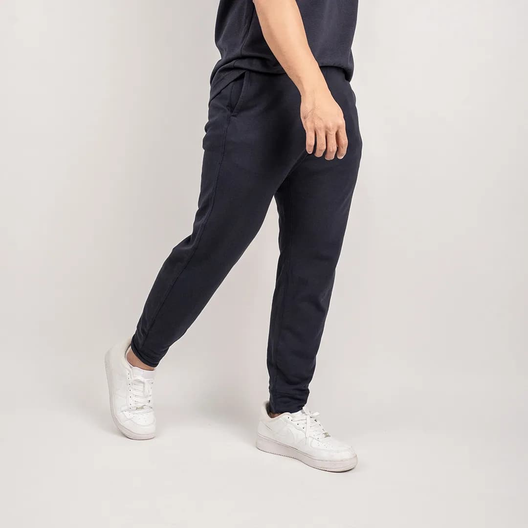 Celana jogger Uniqlo type 1 2